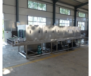 Washing box, washing box cleaning equipment