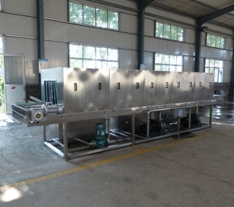 Washing box, washing box cleaning equipment